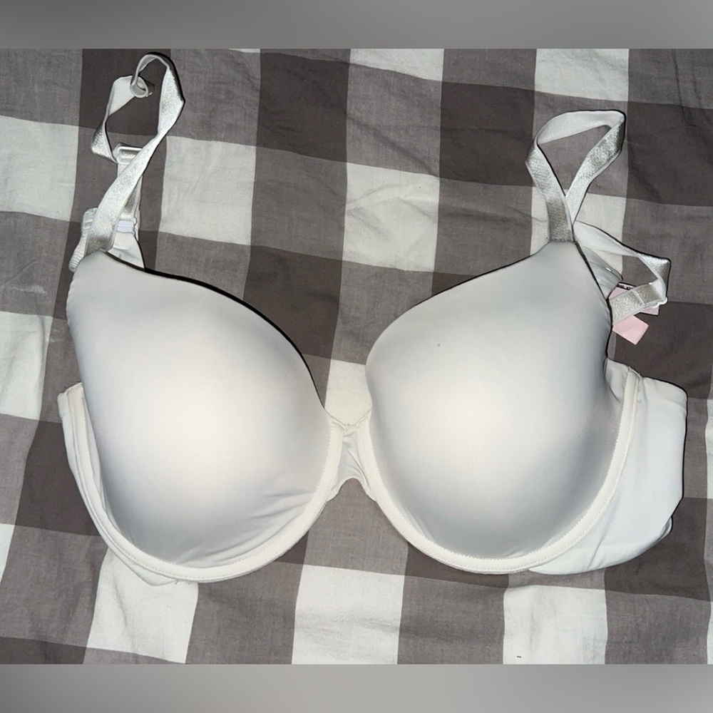 Victoria’s Secret lightly padded bra 38D